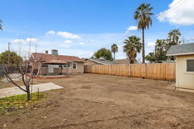 $260,000 | 728 North Farris Avenue, Fresno, CA 93728