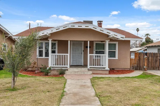 $260,000 | 728 North Farris Avenue, Fresno, CA 93728