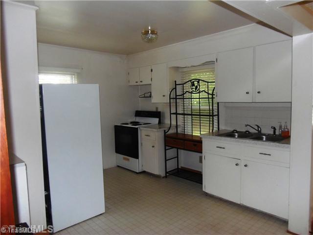 249 Hartgrove Road King, NC 27021 - Photo 5 of 14 Kitchen.