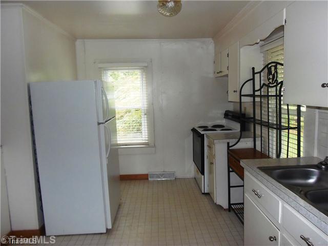 249 Hartgrove Road King, NC 27021 - Photo 6 of 14 Kitchen.