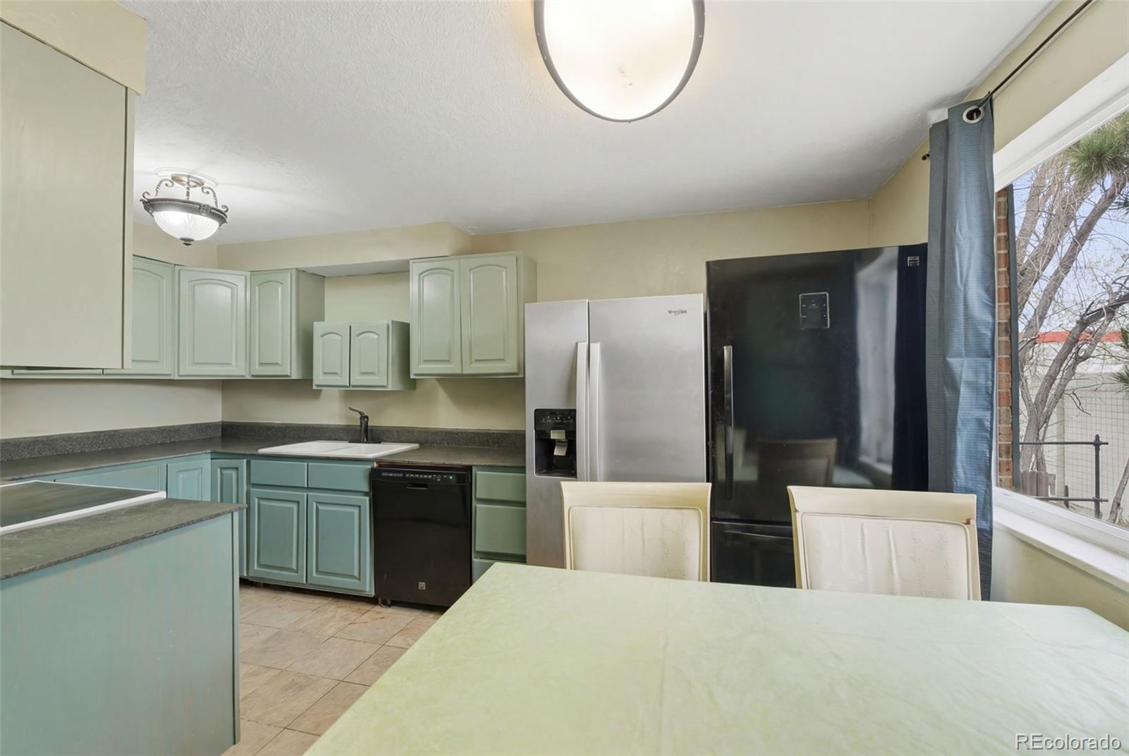 13963 East Utah Circle Aurora, CO 80012 - Photo 5 of 30