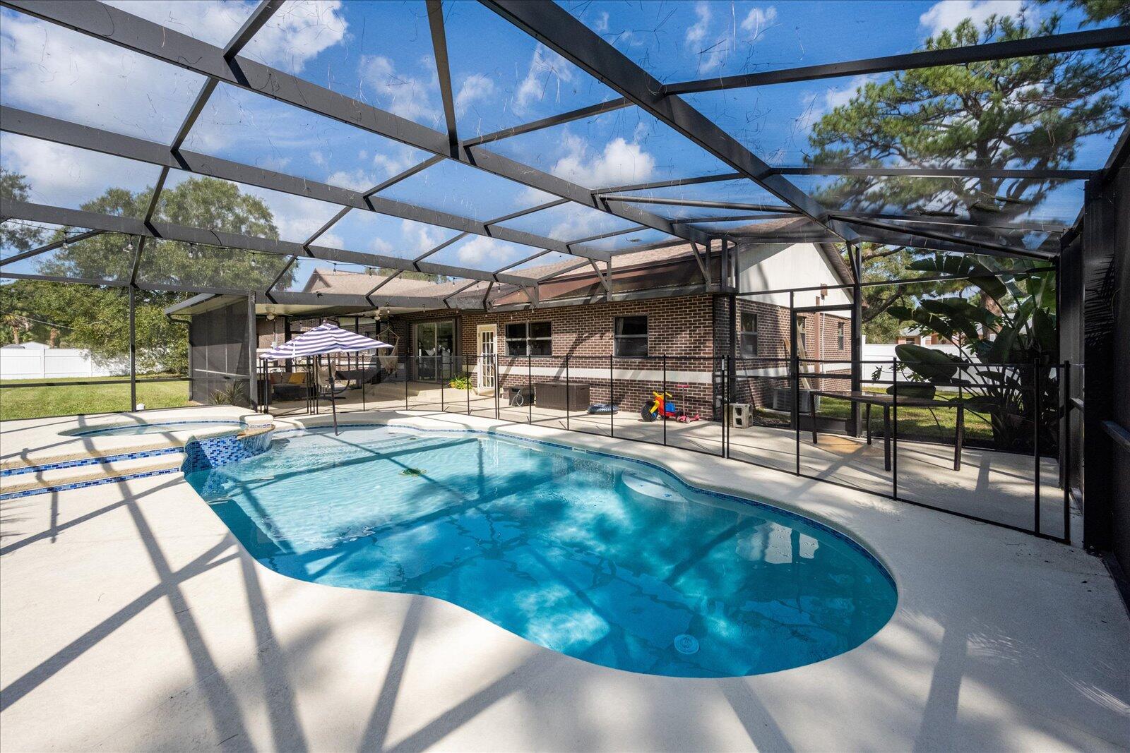 7503 Georges Road Fort Pierce, FL 34951 - Photo 38 of 60 Large enclosure over pool