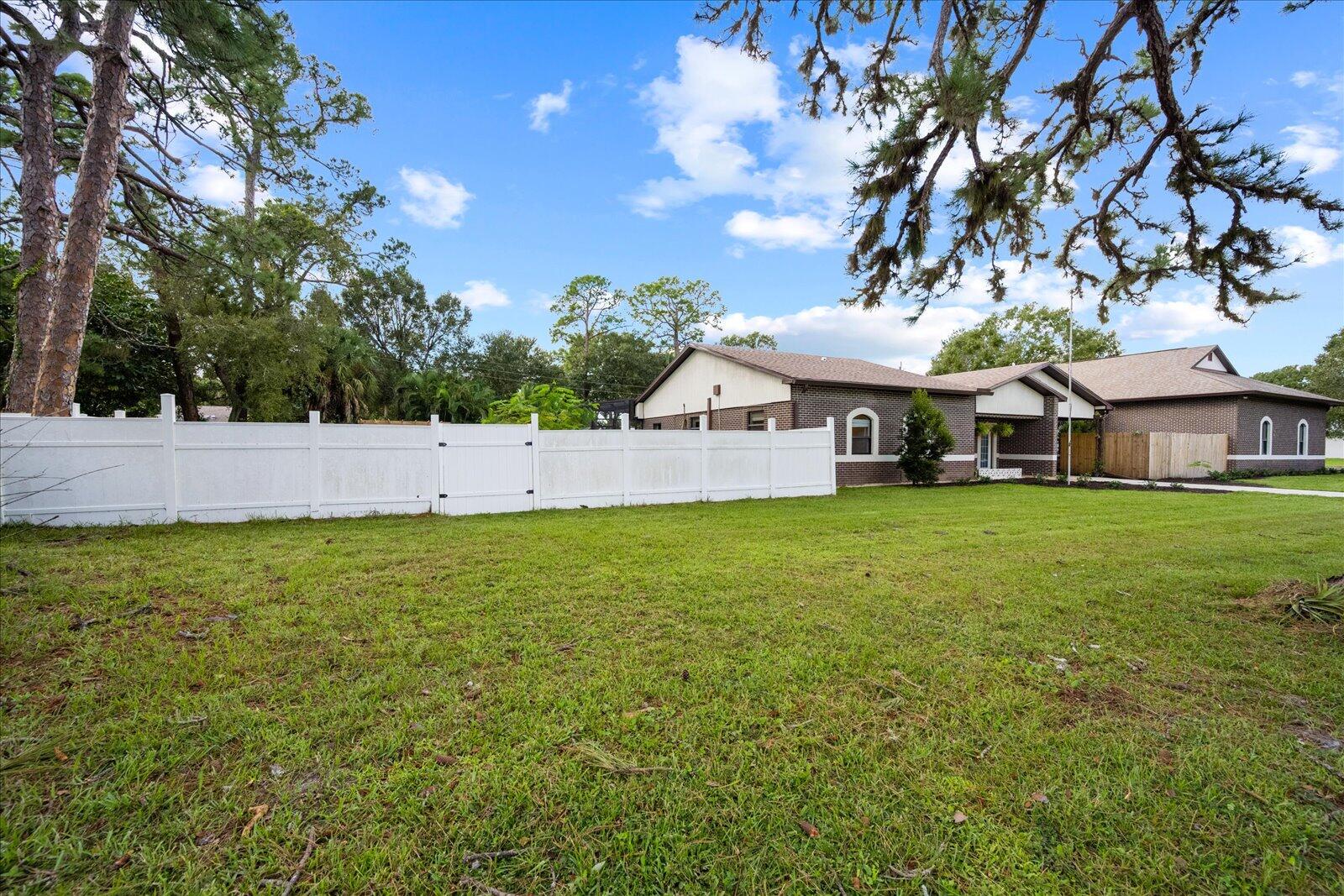 7503 Georges Road Fort Pierce, FL 34951 - Photo 43 of 60 Frontyard