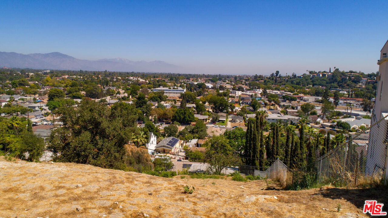 4256 Barrett Road Los Angeles, CA 90032 - Photo 5 of 7 Gallery Image 5