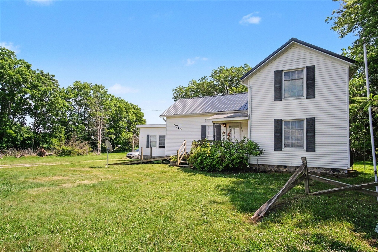 5715 Potters Road Saranac, MI 48881 - Photo 4 of 28