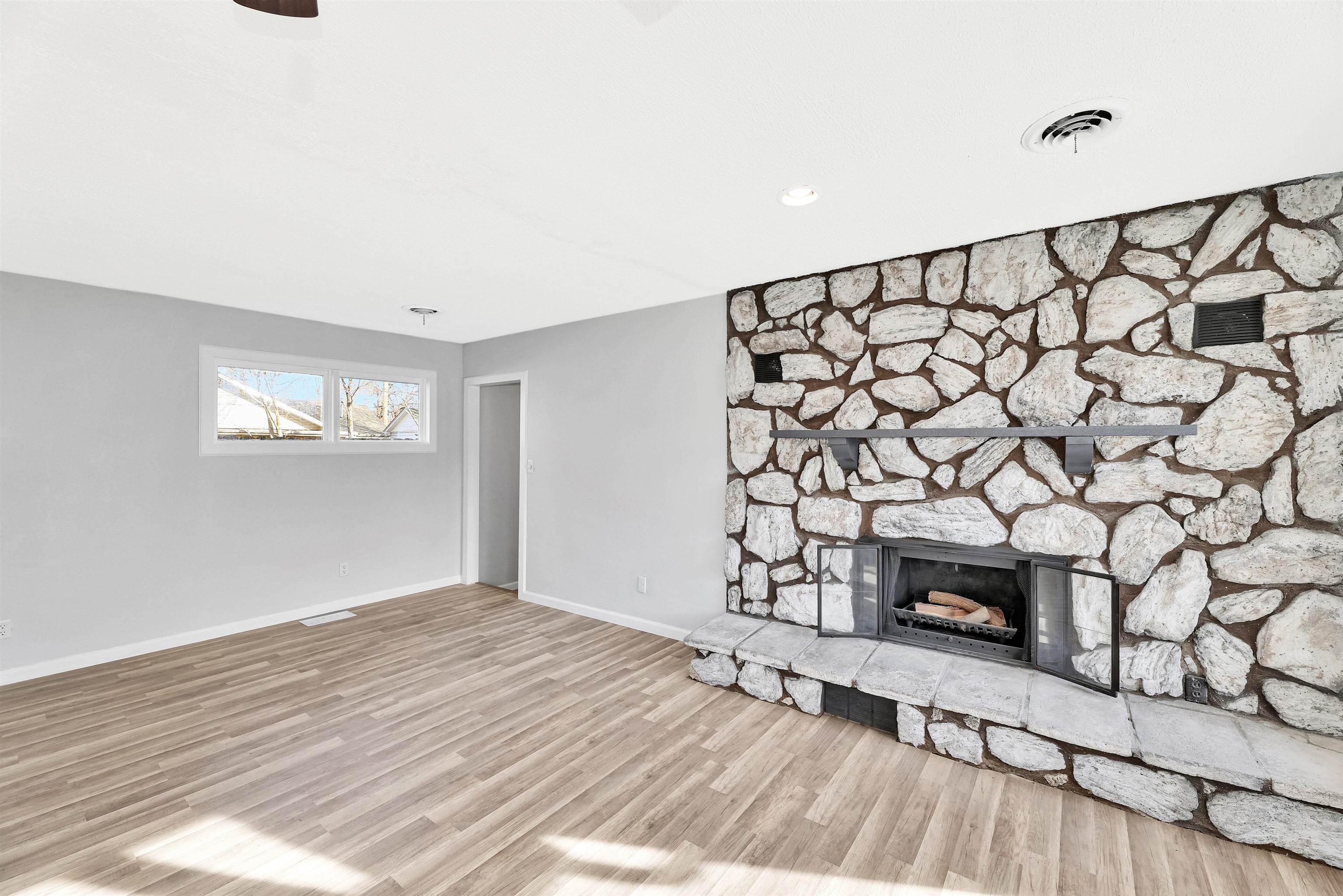 1860 South Ash Avenue Wichita, KS 67211 - Photo 11 of 28