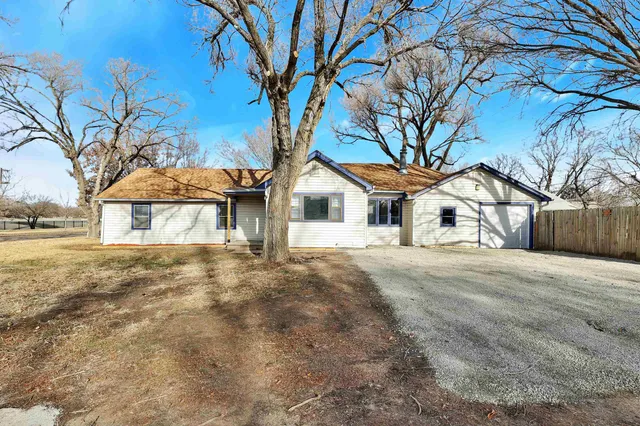 $134,900 | 1860 South Ash Avenue, Wichita, KS 67211