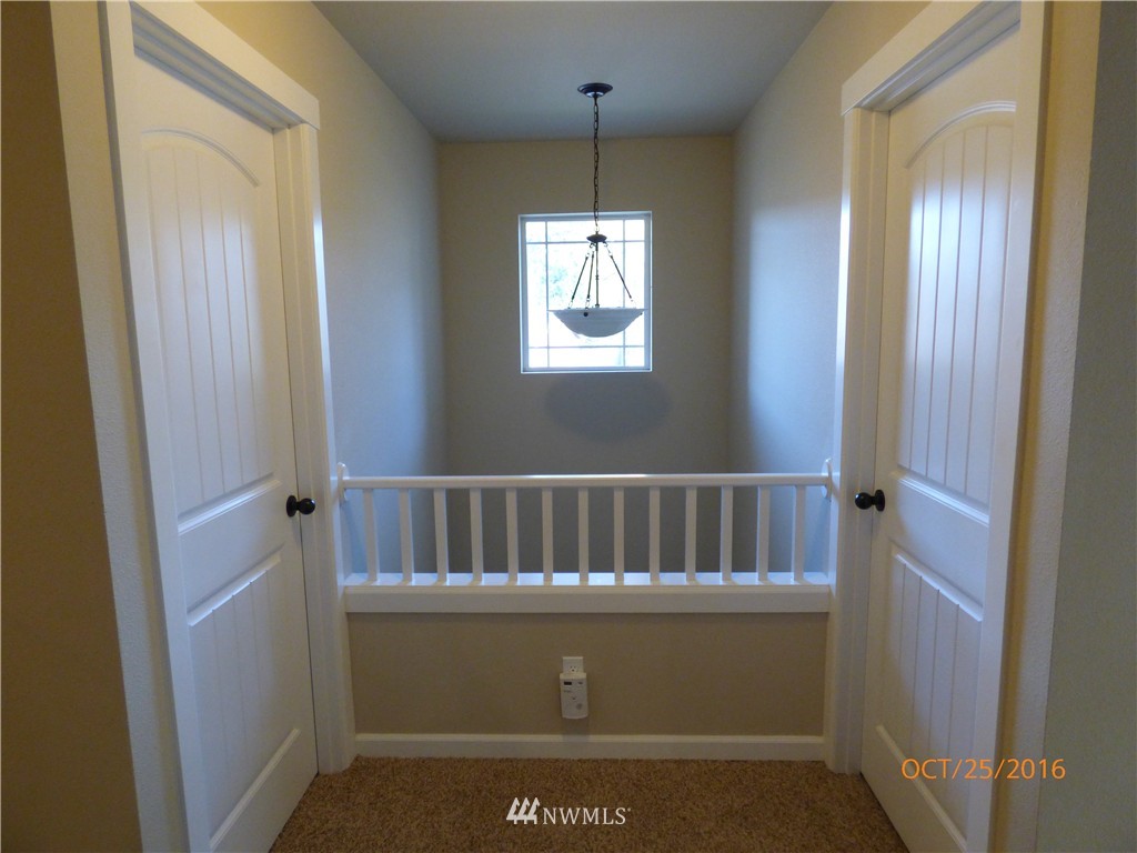 5009 Northeast 2nd Court Renton, WA 98059 - Photo 12 of 24 Gallery Image 12