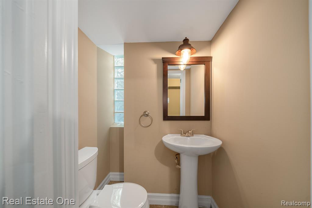 30600 Lahser Road Beverly Hills, MI 48025 - Photo 48 of 59