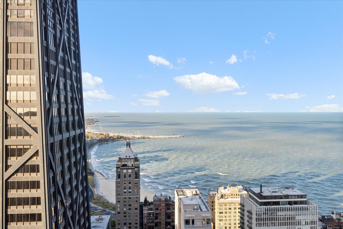 180 East Pearson Street, Unit 4002 Chicago, IL 60611 - Photo 38 of 40 a view of a city with ocean view