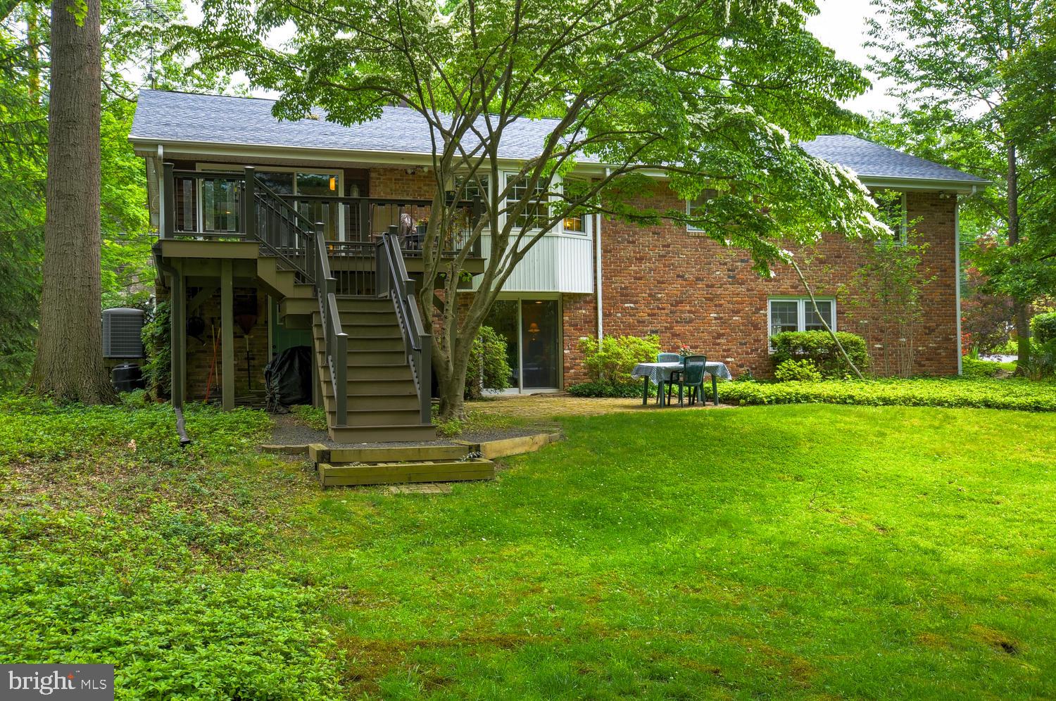 136 Cranbury Road Princeton Junction, NJ 08550 - Photo 39 of 40 Back of House