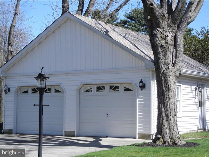300 Pomeroy Street Ridley Park, PA 19078 - Photo 2 of 24 Garage