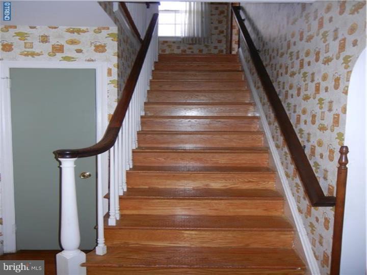 300 Pomeroy Street Ridley Park, PA 19078 - Photo 12 of 24 Foyer