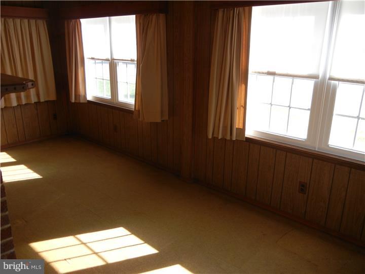 300 Pomeroy Street Ridley Park, PA 19078 - Photo 8 of 24 Sun Room