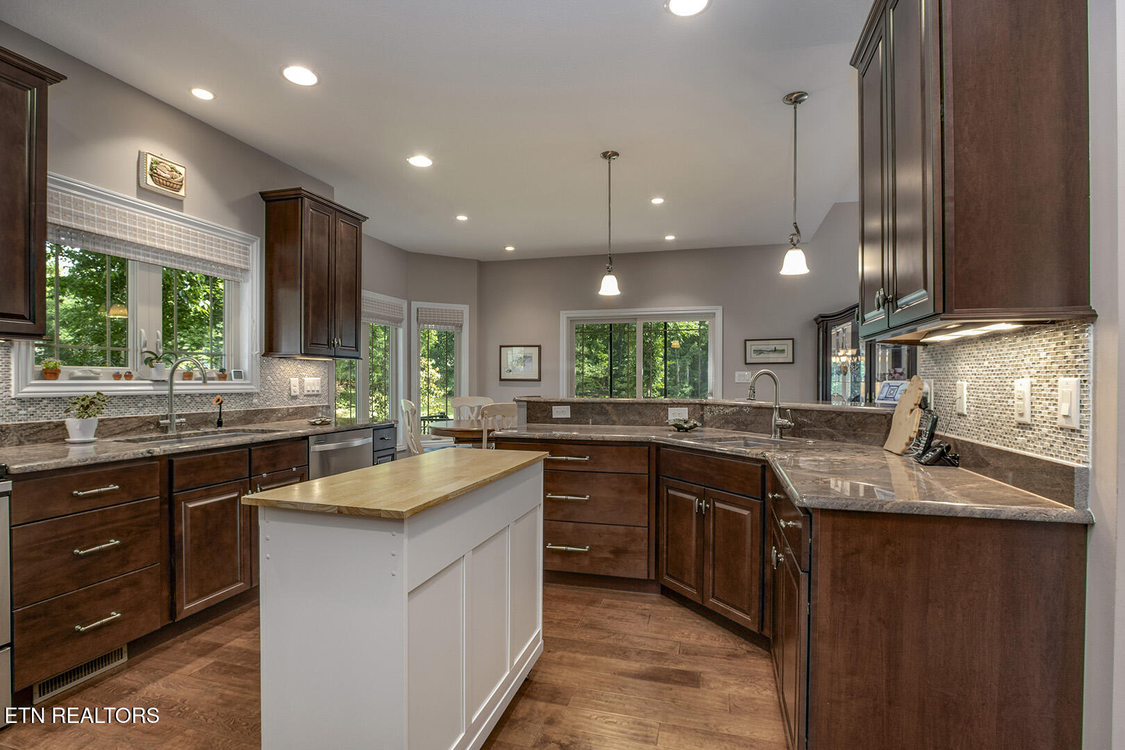 118 Daleyuhski Way Loudon, TN 37774 - Photo 22 of 60 22_118 Daleyuhski Trace_Kitchen04