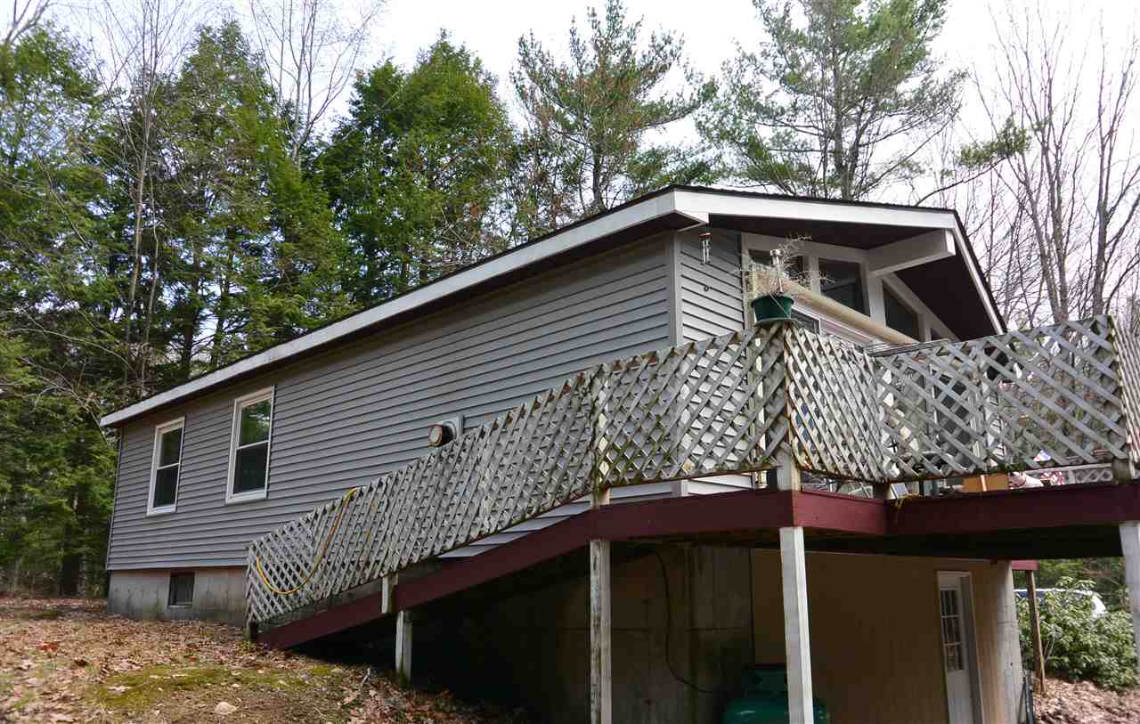 42 Cross Road Sandown, NH 03873 - Photo 2 of 14