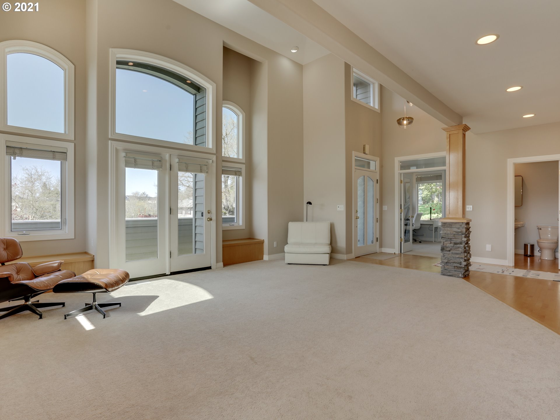 2824 Northwest Mill Pond Road Portland, OR 97229 - Photo 5 of 31 Gallery Image 5