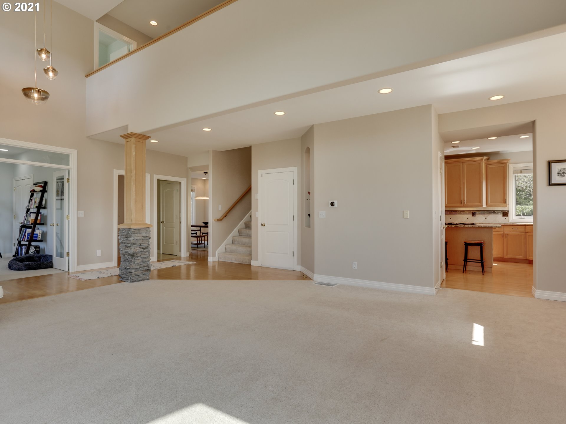 2824 Northwest Mill Pond Road Portland, OR 97229 - Photo 6 of 31 Gallery Image 6