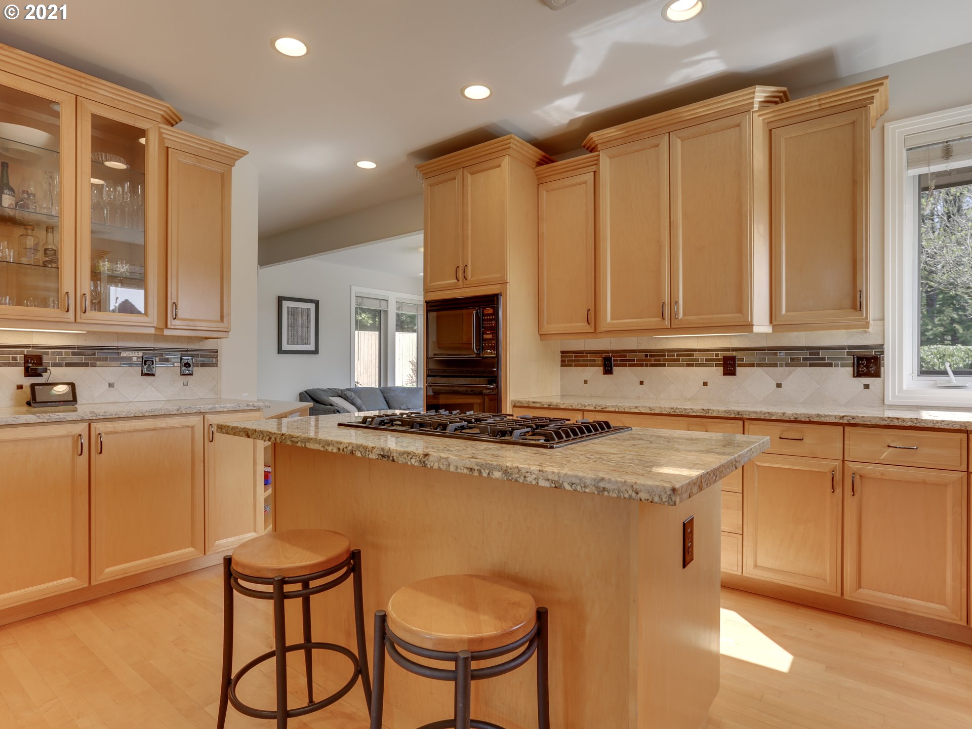 2824 Northwest Mill Pond Road Portland, OR 97229 - Photo 7 of 31 Gallery Image 7