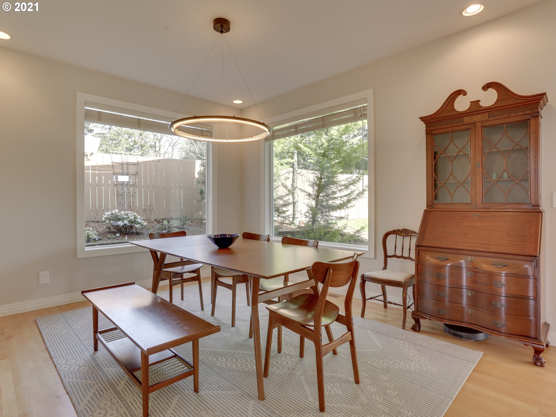 2824 Northwest Mill Pond Road Portland, OR 97229 - Photo 9 of 31 Gallery Image 9