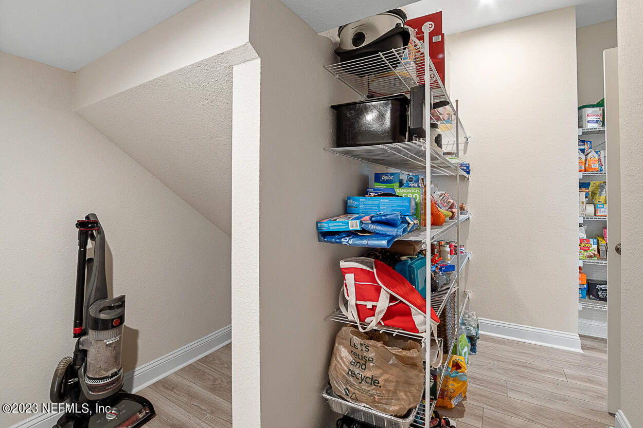 13186 Dunwick Road Jacksonville, FL 32256 - Photo 11 of 48 a view of an entryway with wooden floor