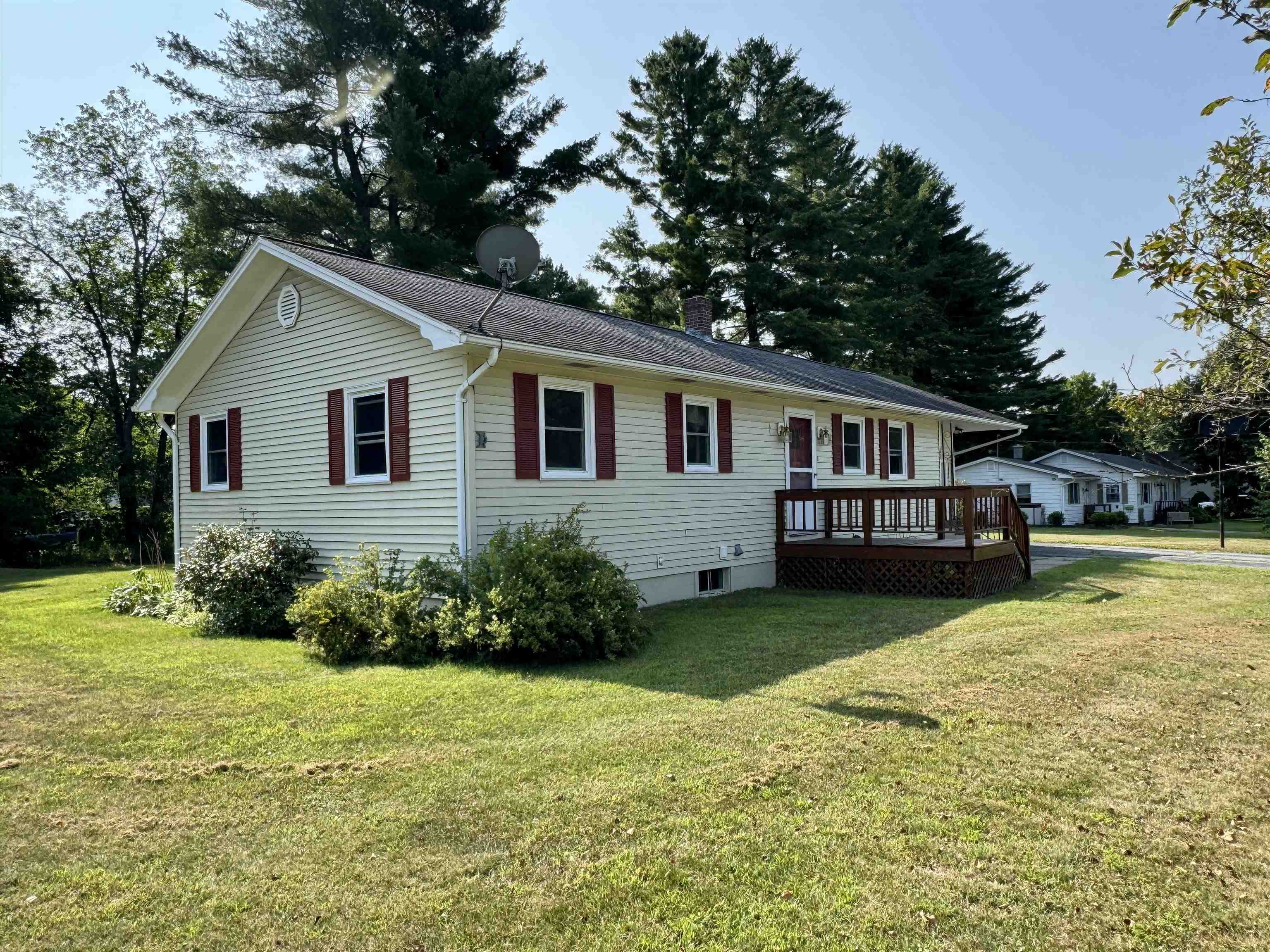 62 Pine Street Newport, VT 05855 - Photo 2 of 33 Gallery Image 2