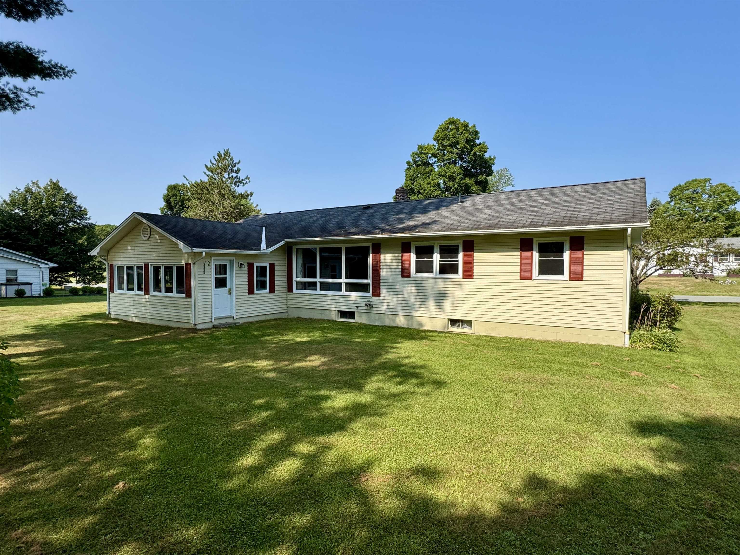 62 Pine Street Newport, VT 05855 - Photo 4 of 33 Gallery Image 4