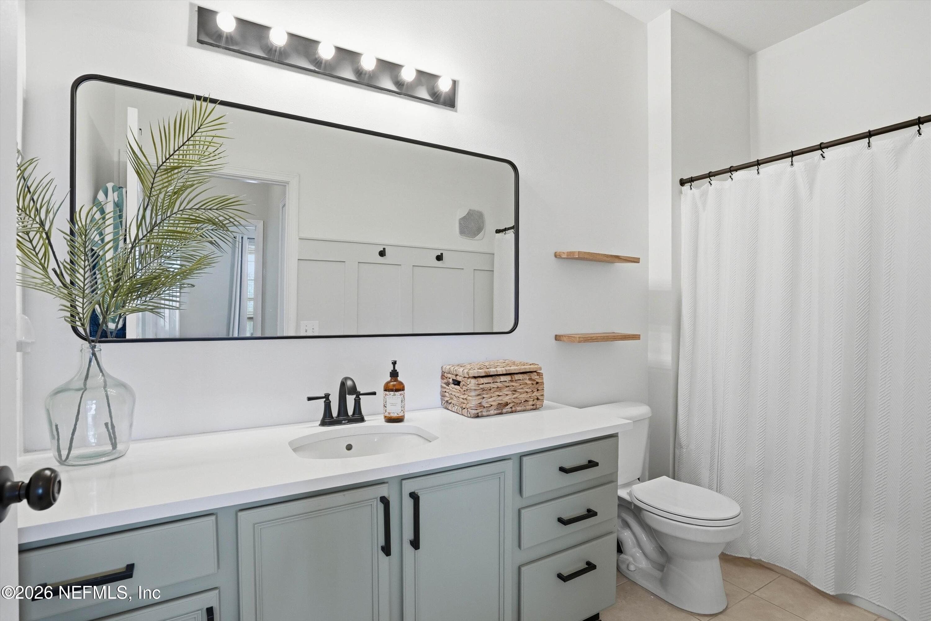 7990 Baymeadows Road, Unit 727 Jacksonville, FL 32256 - Photo 16 of 28 Bathroom