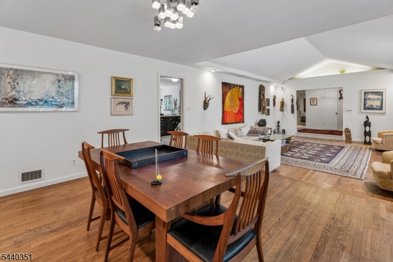 20 Kean Road Short Hills, NJ 07078 - Photo 4 of 12