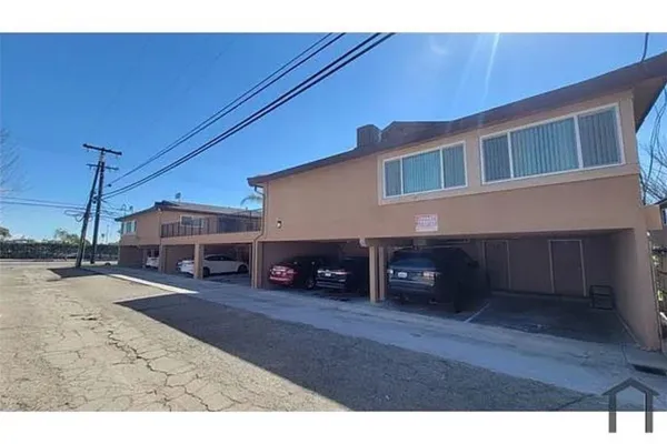 $3,800 | 811 Orchid Court, Unit L, Upland, CA 91786
