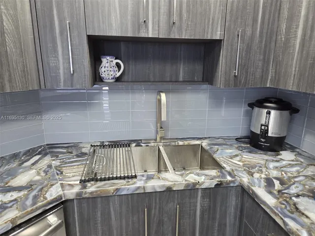 $1,440,000 | 5161 Collins Avenue, Unit 1714, Miami Beach, FL 33140