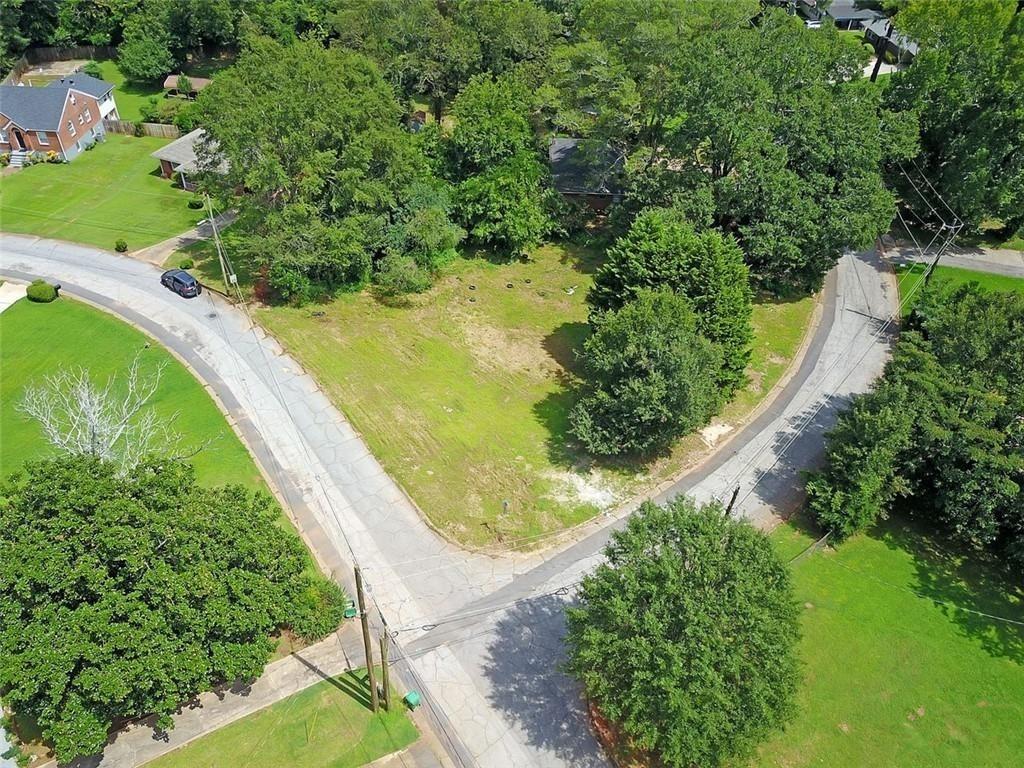 2686 Ellen Way Decatur, GA 30032 - Photo 1 of 1 a view of a yard with plants