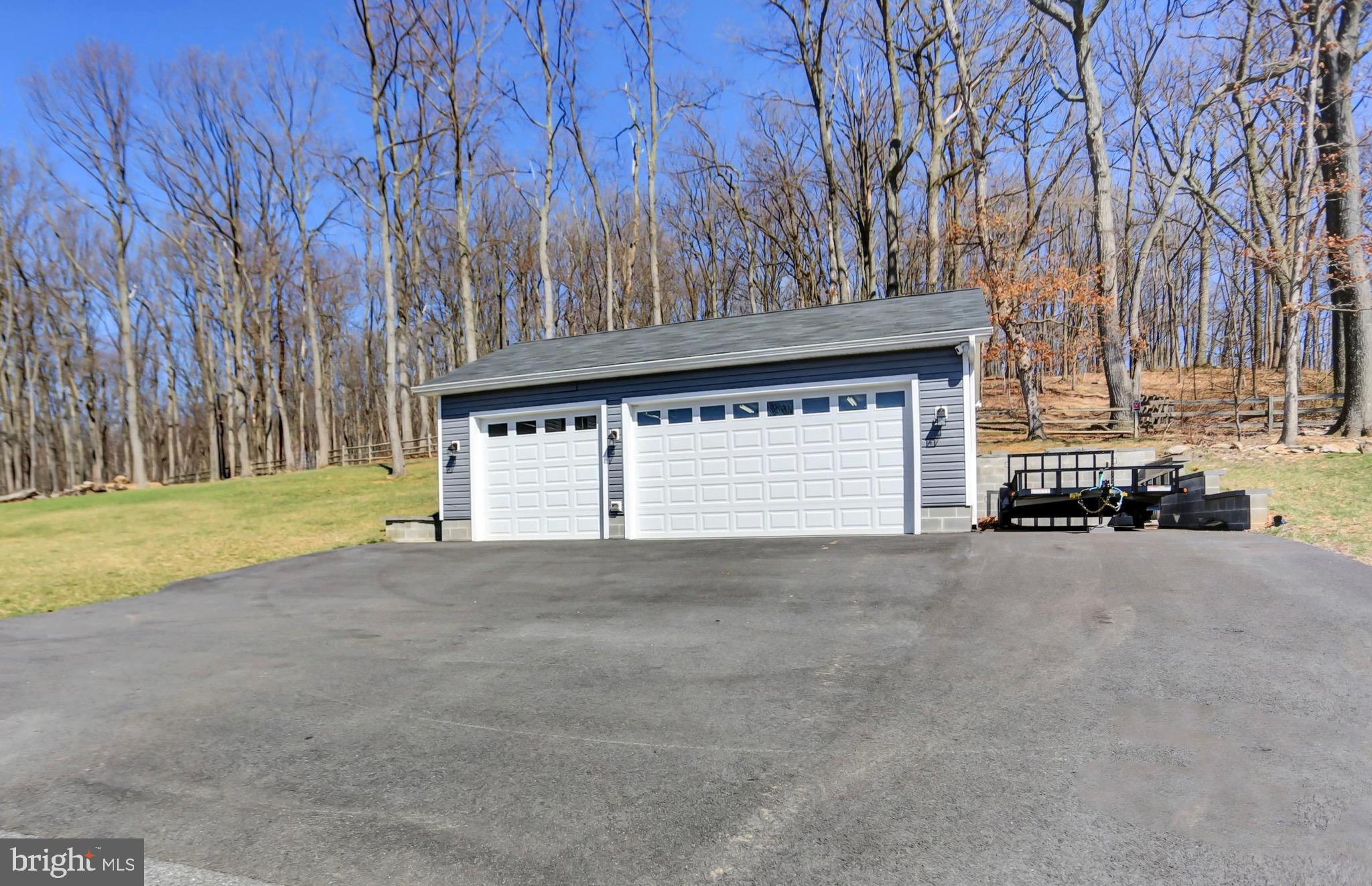 11326 Daysville Road Frederick, MD 21701 - Photo 6 of 38 3 Car Garage
