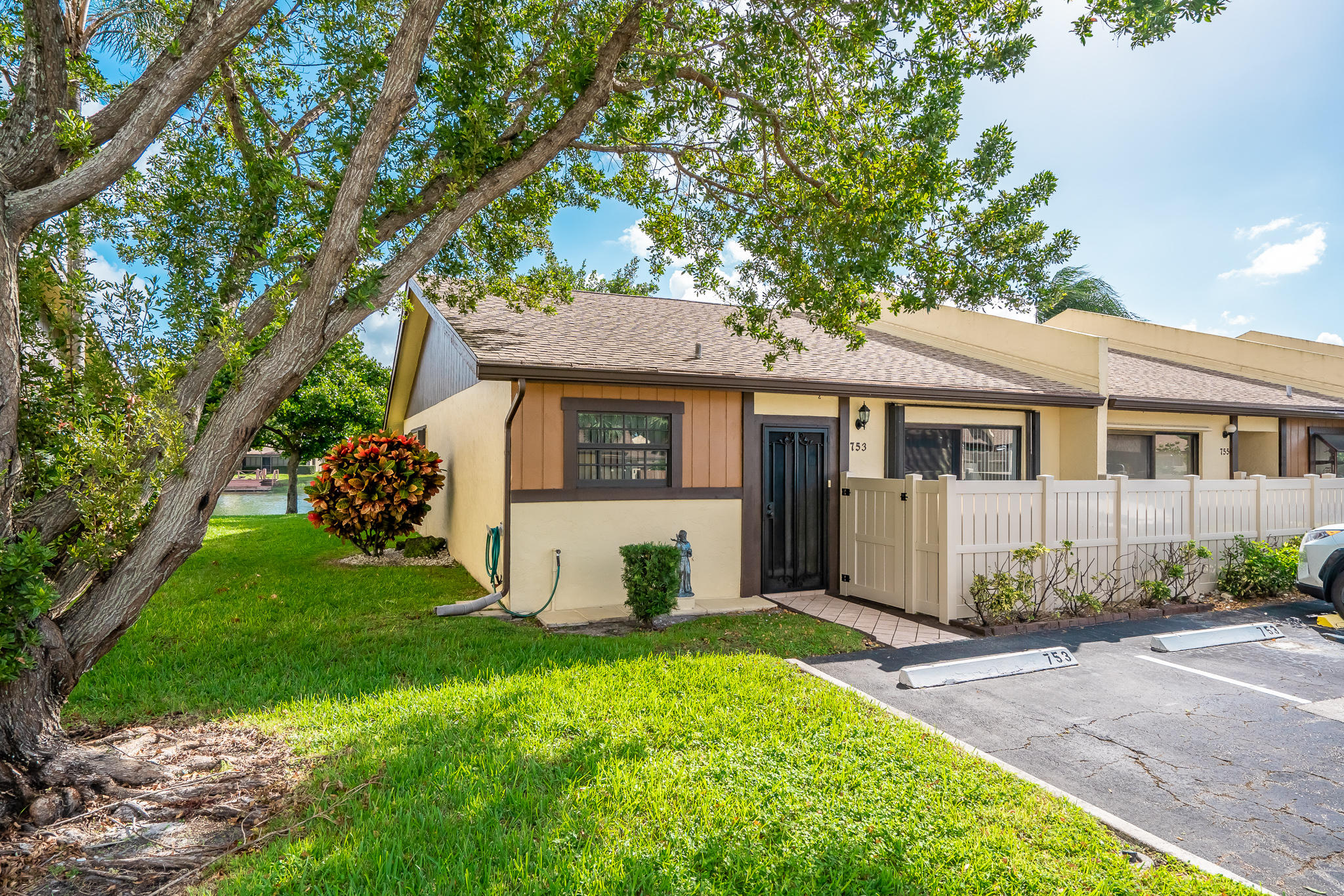 753 Banks Road, Unit 753 Margate, FL 33063 - Photo 7 of 37 DSC00792