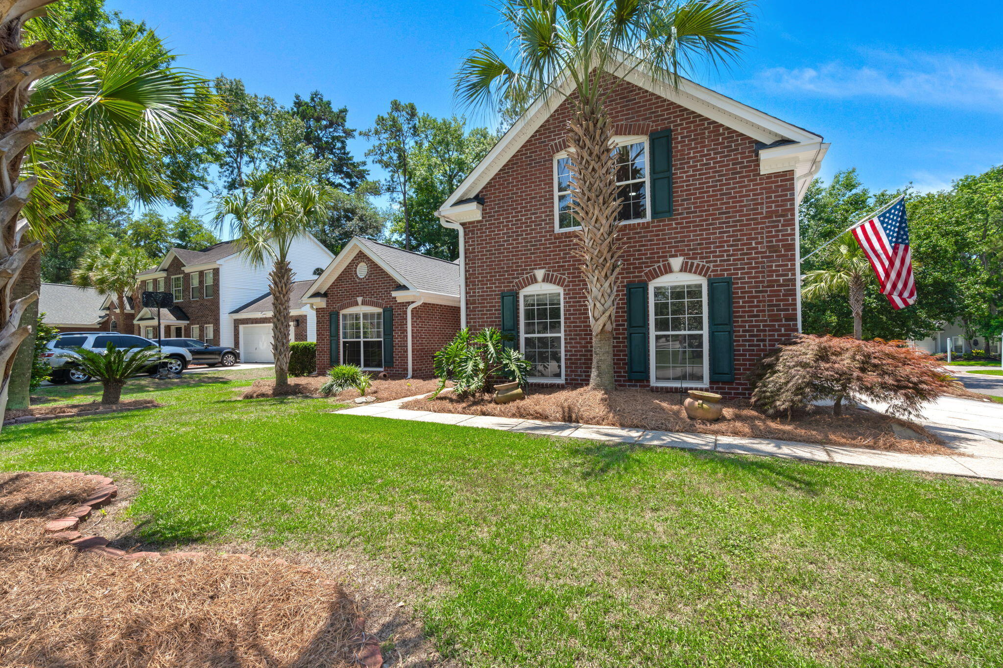 569 Pointe Of Oaks Road Summerville, SC 29485 - Photo 3 of 42 3