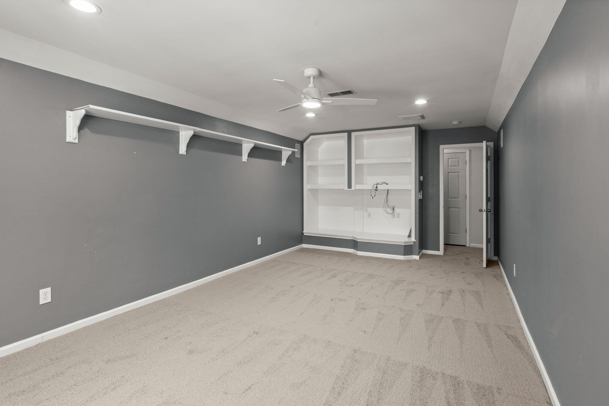 569 Pointe Of Oaks Road Summerville, SC 29485 - Photo 33 of 42 33