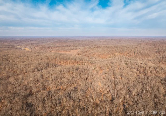 $540,400 | 216 Medley Lane, Eldridge, MO 65463