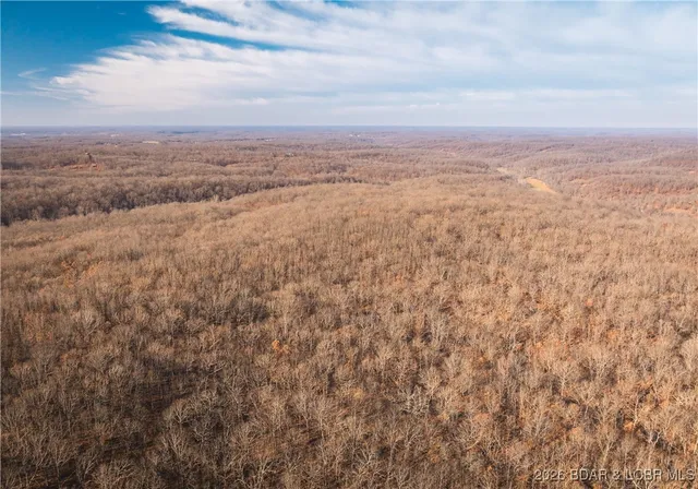 $540,400 | 216 Medley Lane, Eldridge, MO 65463