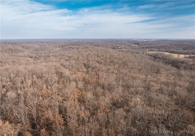 $540,400 | 216 Medley Lane, Eldridge, MO 65463