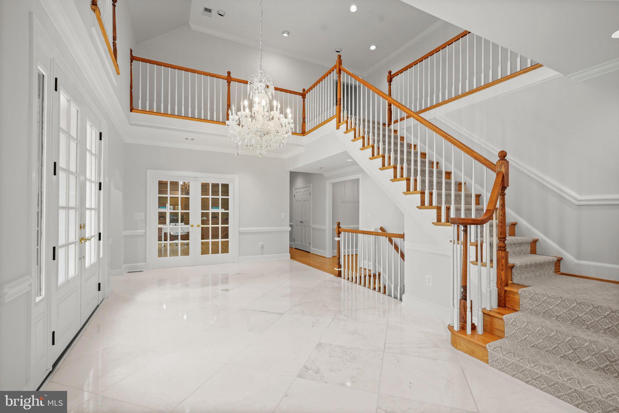 9809 Hall Road Potomac, MD 20854 - Photo 3 of 60 Elegant Foyer with Marble Floor