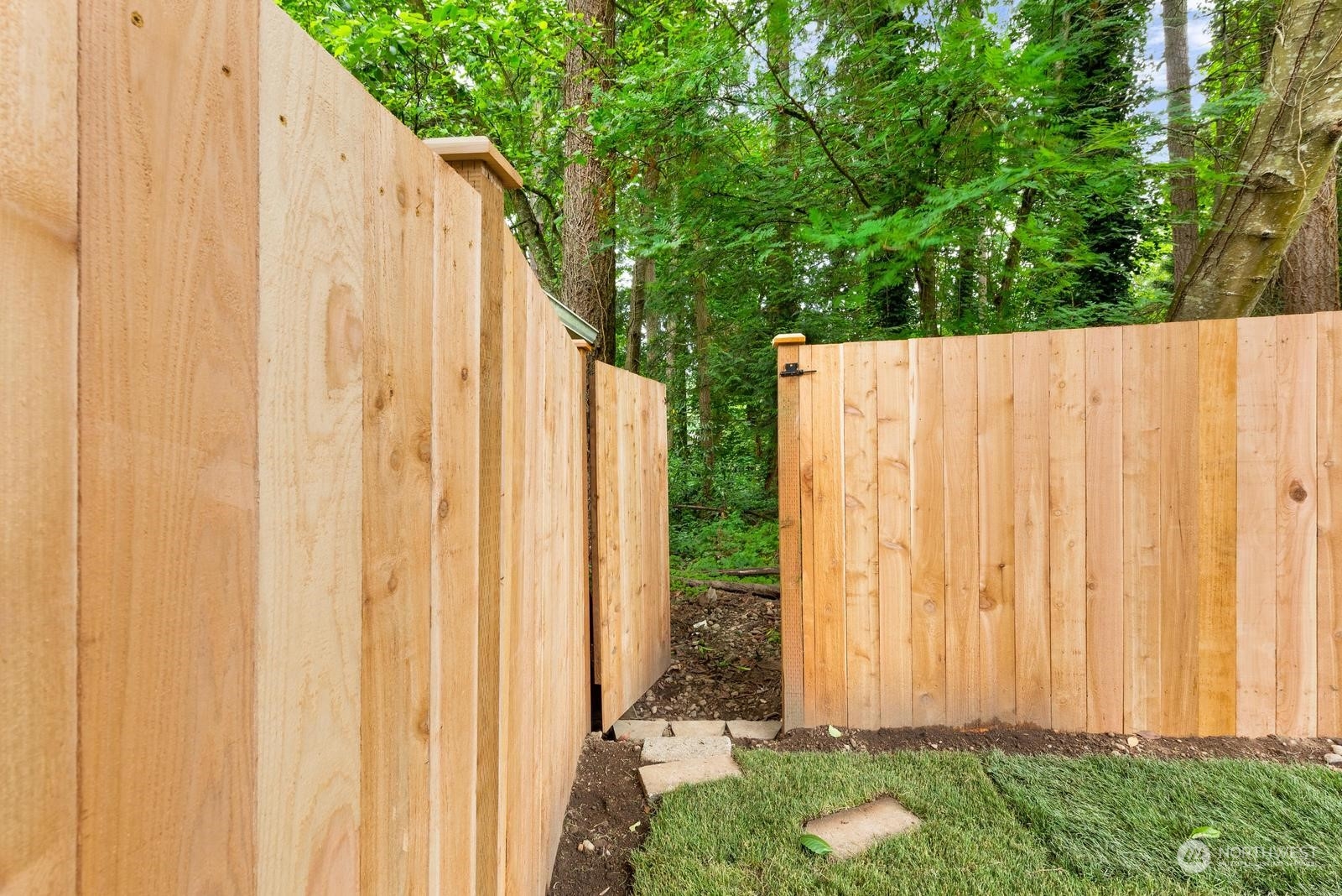 20500 32nd Drive Southeast Bothell, WA 98012 - Photo 24 of 28 a small yard with table and chairs