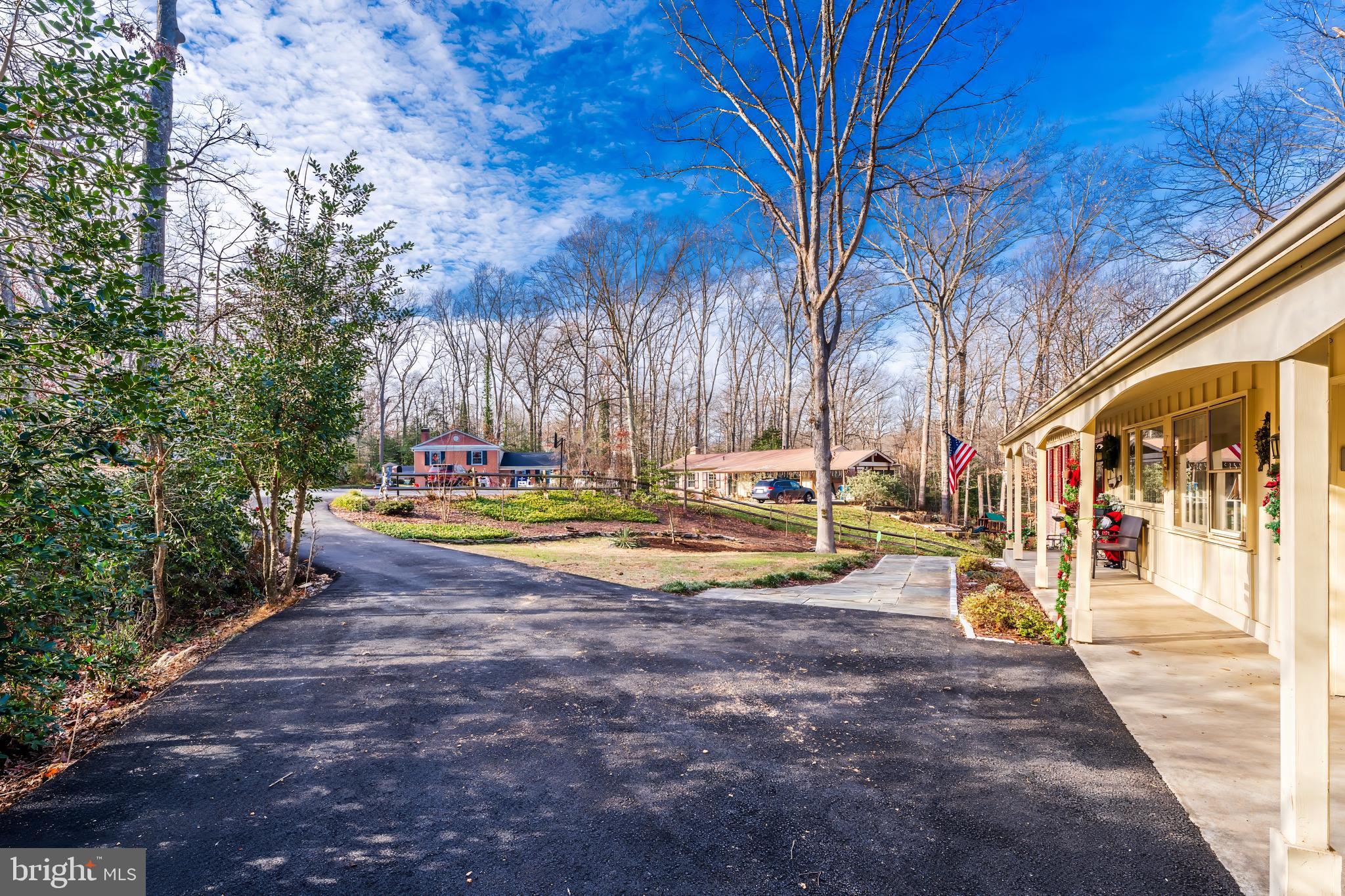 2423 Pony Lane Reston, VA 20191 - Photo 3 of 47 Gallery Image 3