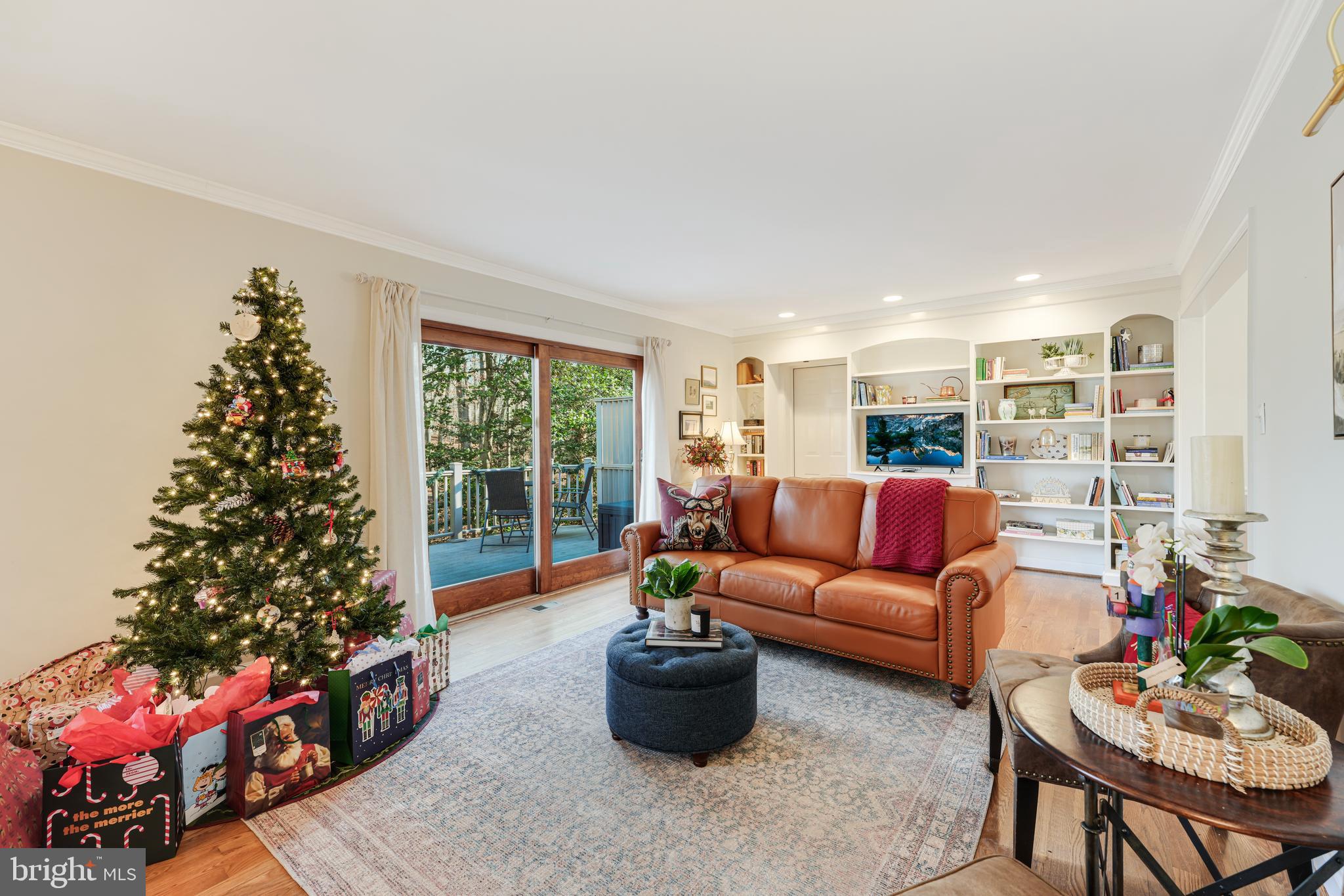 2423 Pony Lane Reston, VA 20191 - Photo 4 of 47 Gallery Image 4