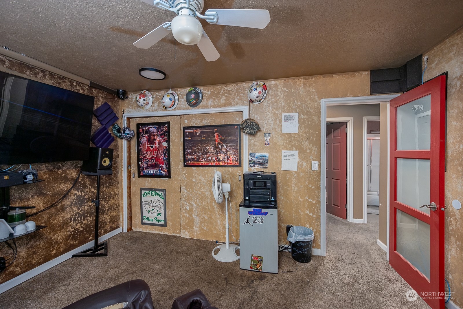 9015 Bong Loop, Unit 9017 Moses Lake, WA 98837 - Photo 20 of 26 a view of a room with gym equipment
