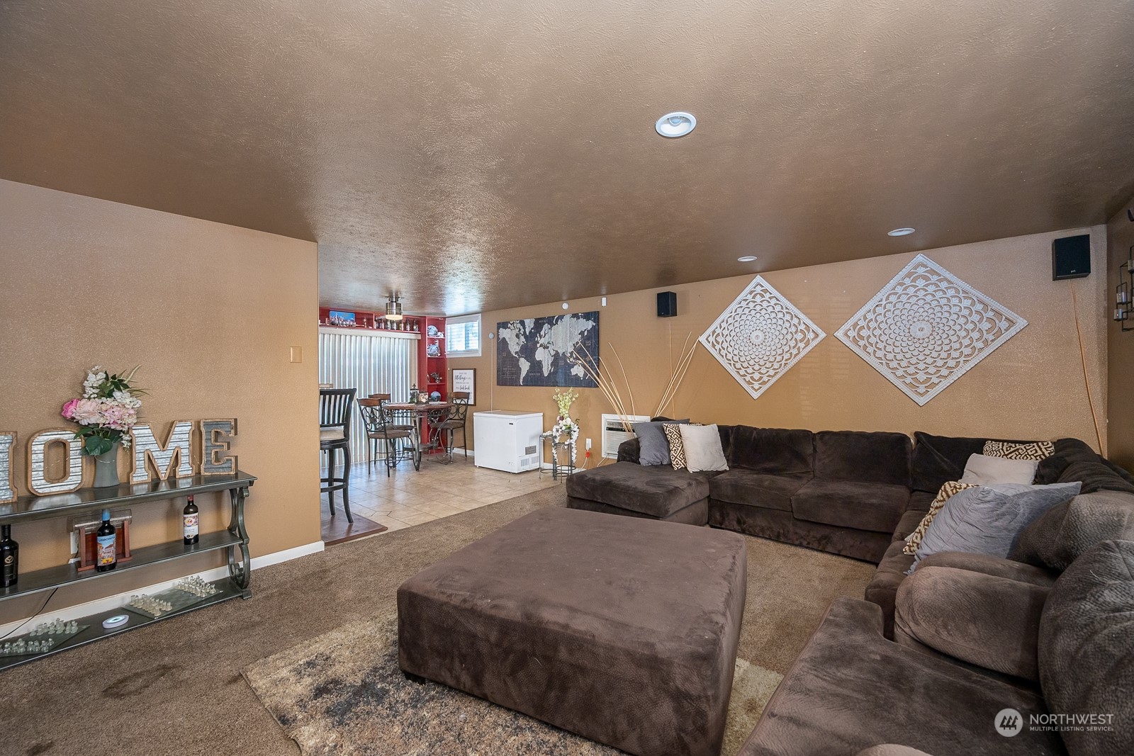 9015 Bong Loop, Unit 9017 Moses Lake, WA 98837 - Photo 7 of 26 a living room with furniture and a couch