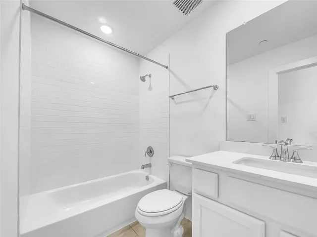 $490,000 | 510 Rita Blanca Drive, Webster, TX 77598