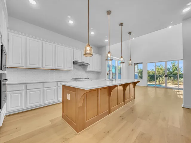 $490,000 | 510 Rita Blanca Drive, Webster, TX 77598