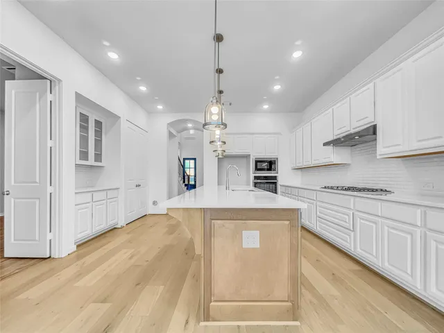 $490,000 | 510 Rita Blanca Drive, Webster, TX 77598