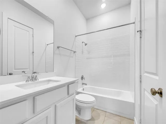 $490,000 | 510 Rita Blanca Drive, Webster, TX 77598