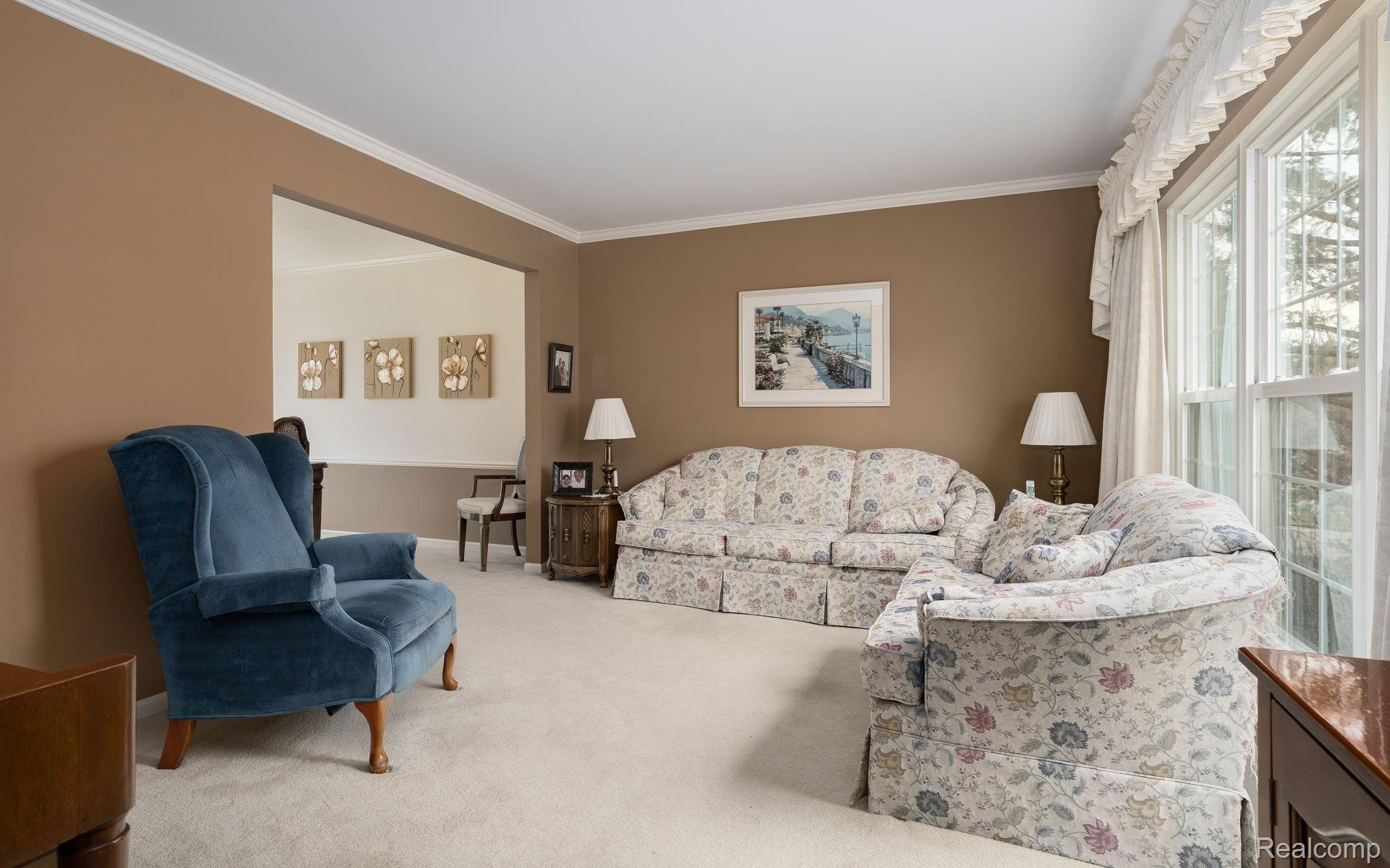 724 Whitney Drive Rochester, MI 48307 - Photo 5 of 26 Living Room adjoins Dining Room